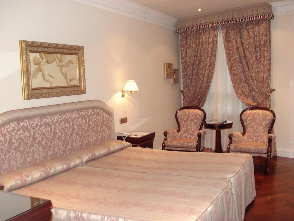 Hotel Alameda Palace 5*
