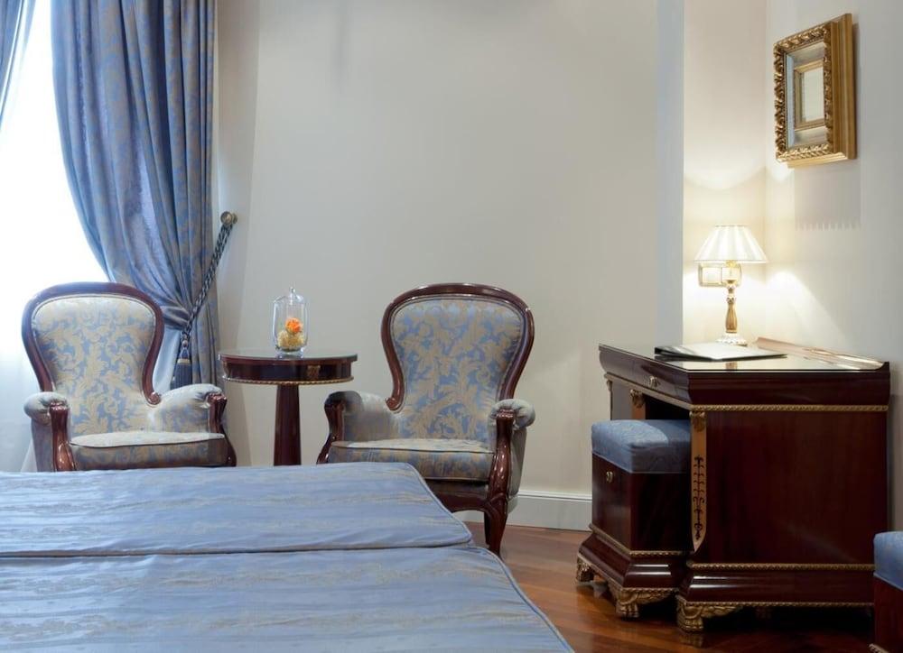 Hotel Alameda Palace